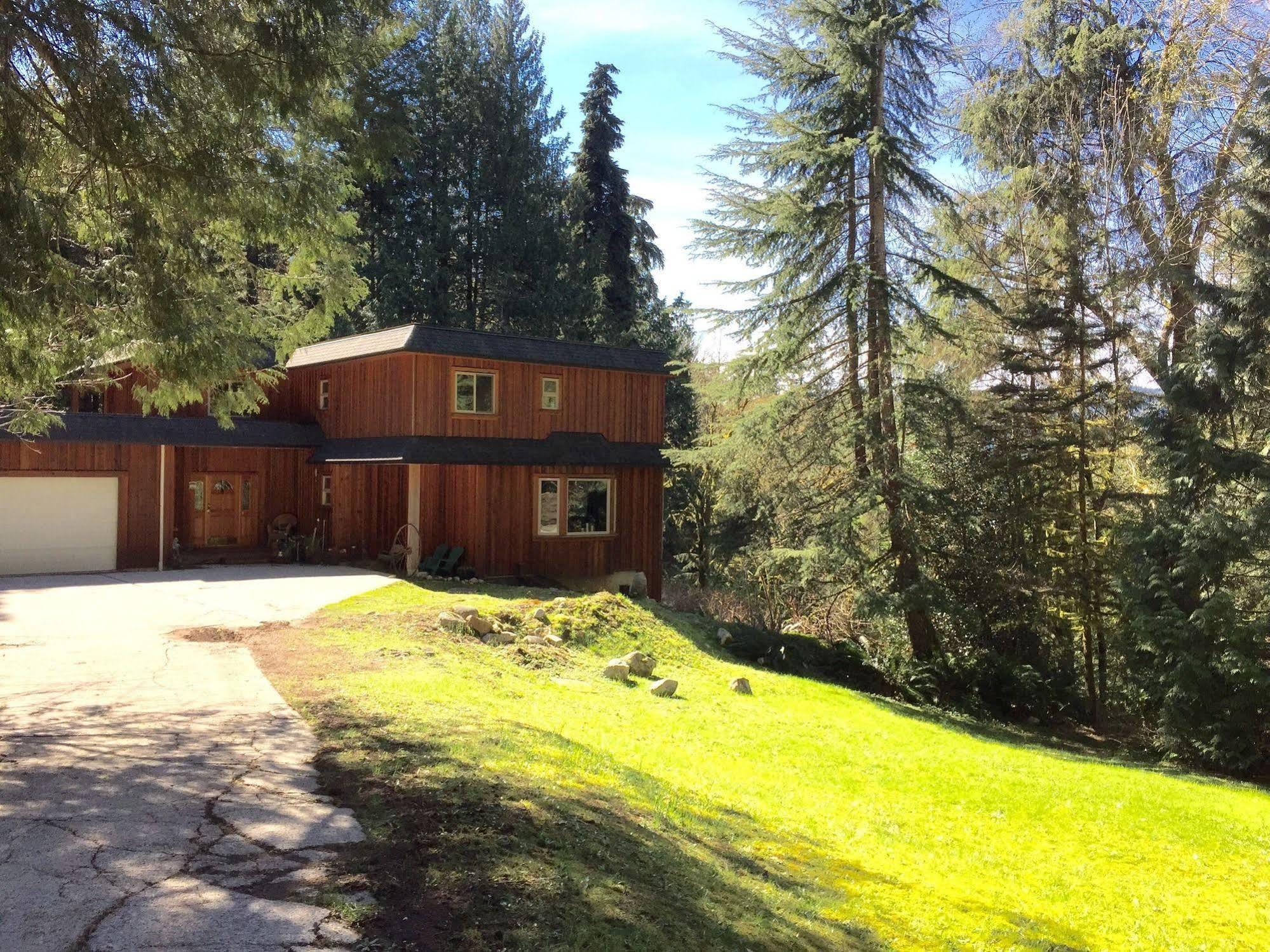 Davis Brook Retreat Bed & Breakfast Sechelt Exterior photo
